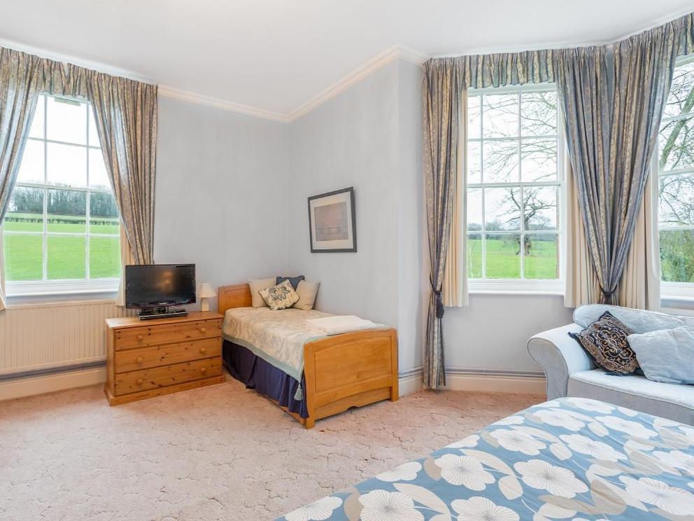 Marshwood Farm B&B And Shepherds Hut Dinton  Exteriér fotografie