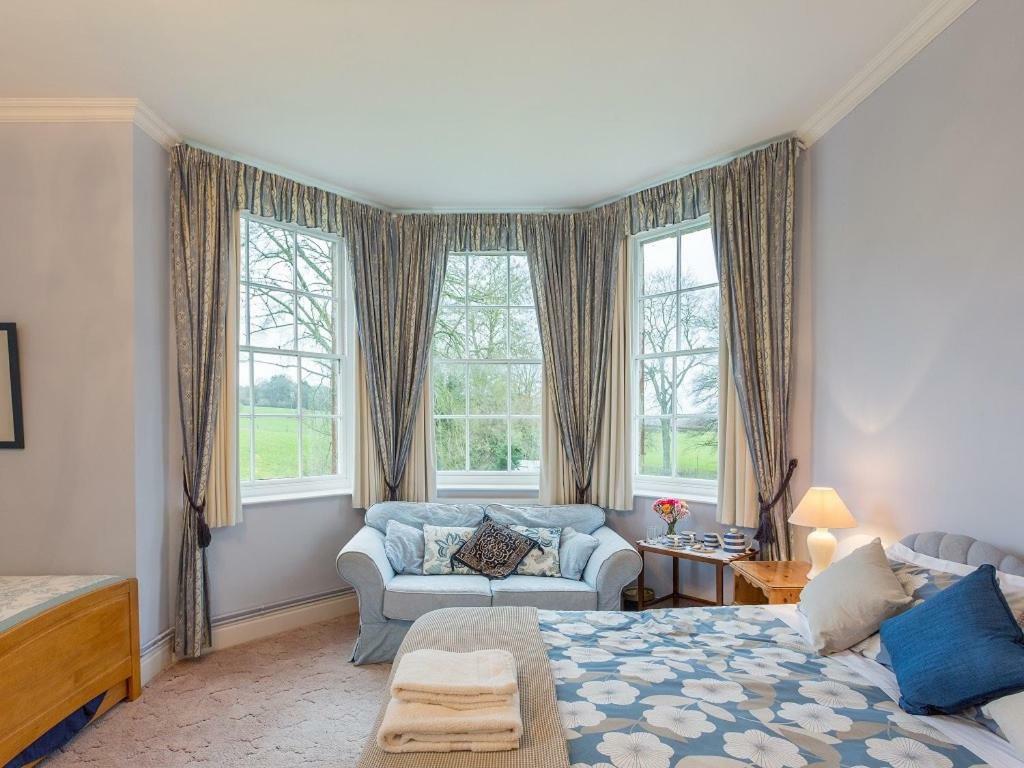 Marshwood Farm B&B And Shepherds Hut Dinton  Exteriér fotografie